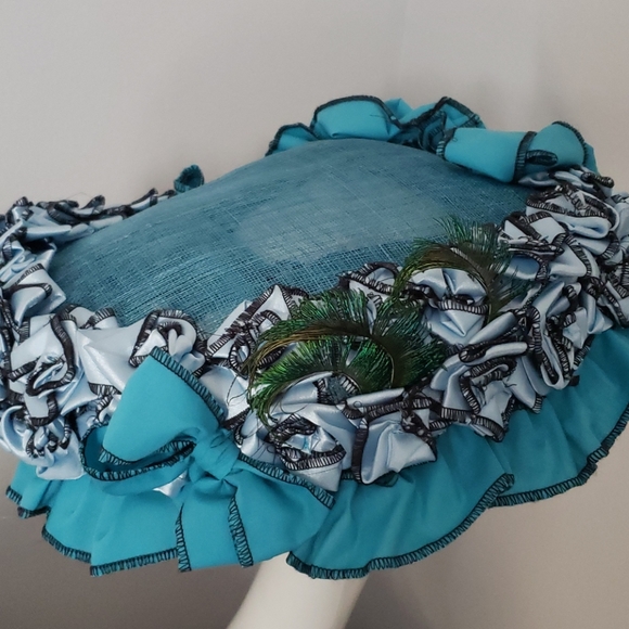 Large Bonnet Fascinator - Picture 2 of 3
